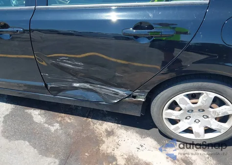 2011 Honda Civic Lx z USA, uszkodzony, nr VIN 2HGFA1F58BH532466